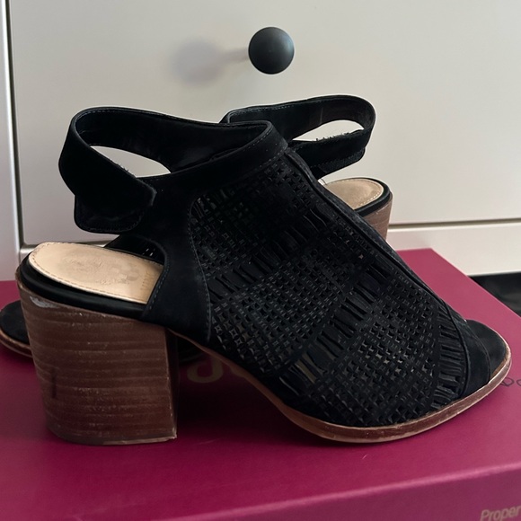 Vince Camuto Heels - Picture 5 of 5